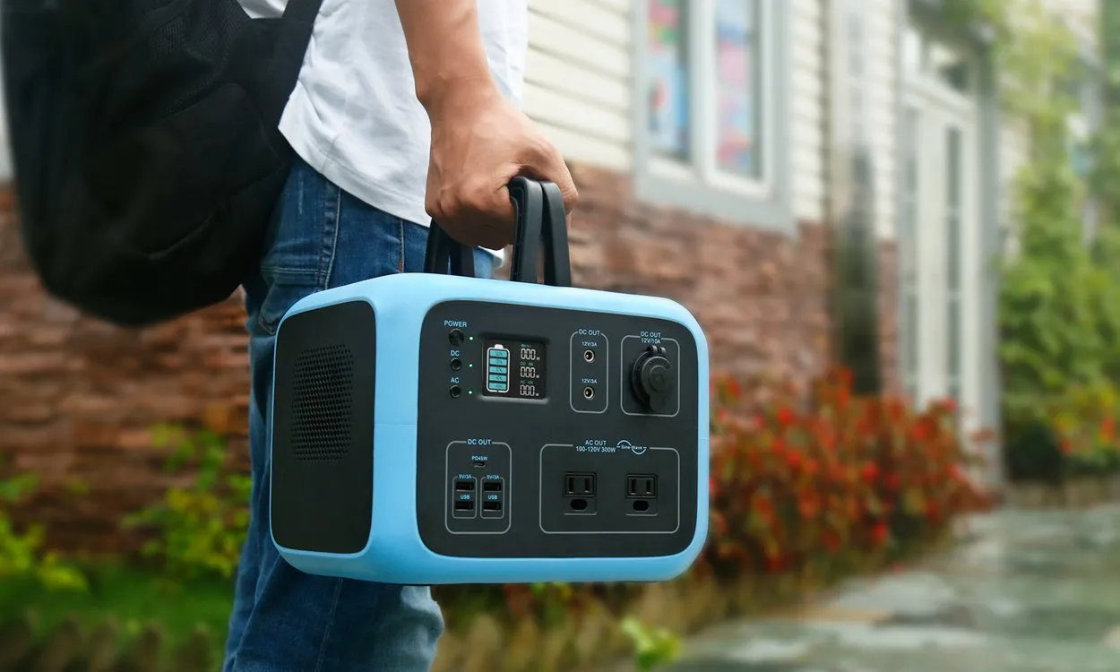 BLUETTI AC50S   1*PV120 | 300 Watt Generator